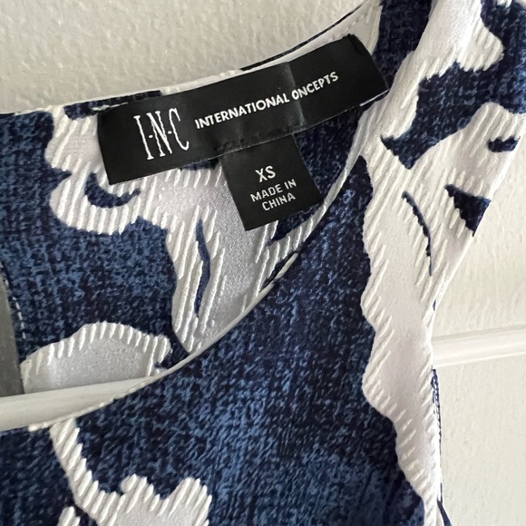 International concepts, extra, small, cold shoulder blouse - Picture 2 of 2